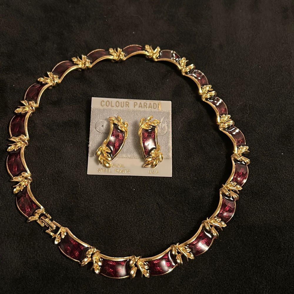 Necklace and Earring set gold tone with reddish brown color 16’